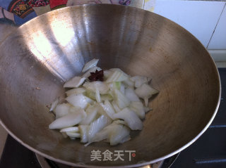 白菜木耳炒青蒜苗的做法步骤：4