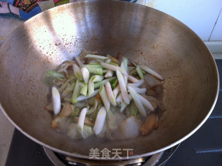 白菜木耳炒青蒜苗的做法步骤：7