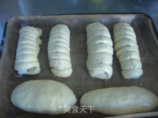 毛毛虫肉松杏仁面包的做法步骤：11
