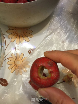 山楂罐头的做法步骤：2
