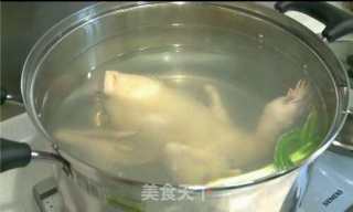 白切鸡的做法步骤：3