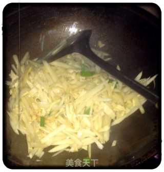 腌萝卜炒千张的做法步骤：2