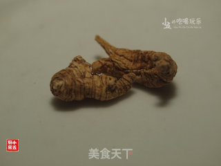 洋参霍斛鸽子汤的做法步骤：5