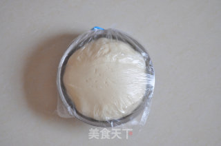葡萄干面包的做法步骤：2