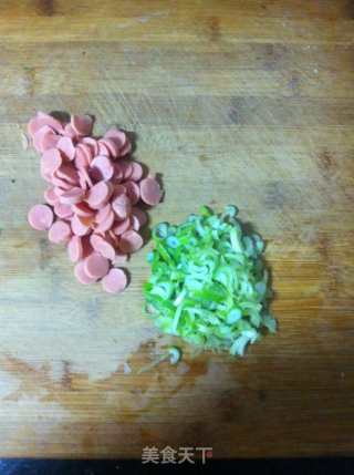 剁椒火腿炒饭的做法步骤：1