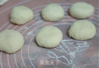 【迷你肠仔面包】——好吃看得见的超Q小餐包的做法步骤：2