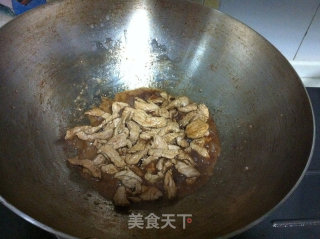 绿豆芽炒肉的做法步骤：5