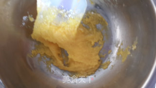 北海道戚风蛋糕的做法步骤：9