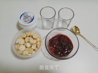 蛋白饼佐酒渍草莓优格的做法步骤：15