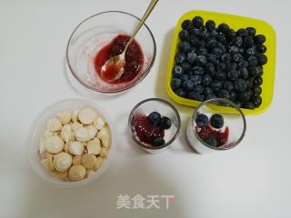 蛋白饼佐酒渍草莓优格的做法步骤：16