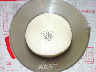 鲜奶雪露面包的做法步骤：2