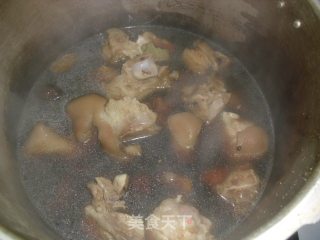 猪弯弯煲的做法步骤：6