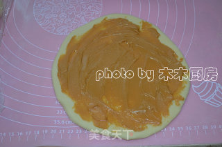充满喜庆的花生酱面包的做法步骤：6
