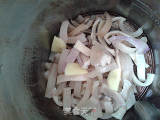 肉皮冻的做法步骤：3