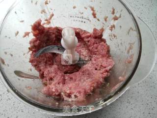 荠菜肉圆汤的做法步骤：2