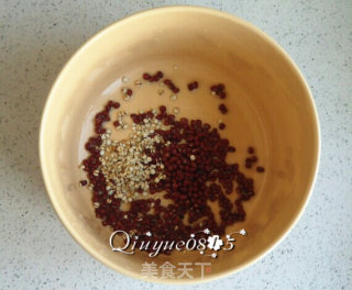 红豆薏米粥的做法步骤：3