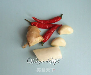 西兰花炒核桃仁的做法步骤：6