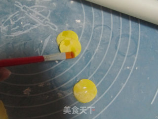 翻糖花朵纸杯蛋糕的做法步骤：16