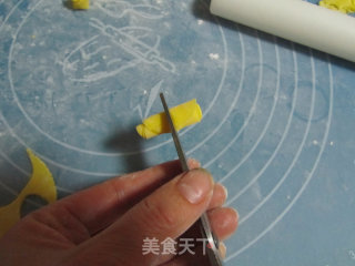 翻糖花朵纸杯蛋糕的做法步骤：17