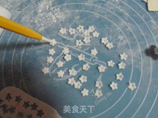 翻糖花朵纸杯蛋糕的做法步骤：23