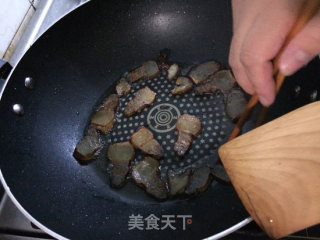 荷兰豆炒腊肉----冬季美味家常菜的做法步骤：3