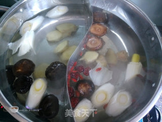 家庭鸳鸯火锅的做法步骤：4