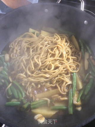 五花肉豆角土豆焖面（生面焖制）的做法步骤：7