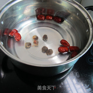 红糖红枣桂圆煮蛋的做法步骤：3