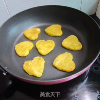 炸南瓜圈的做法步骤：6