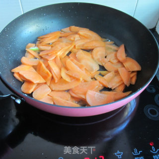 干烧青椒胡萝卜片的做法步骤：3