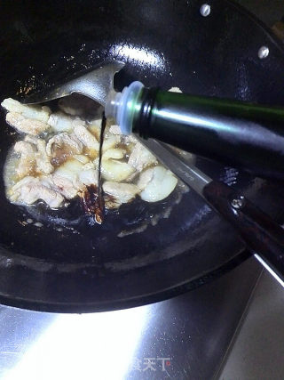 山芹小炒肉的做法步骤：6