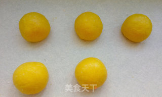 南瓜淡奶油小餐包的做法步骤：6