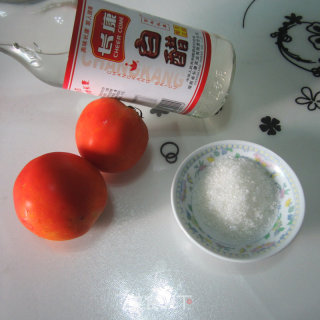 糖醋西红柿的做法步骤：1