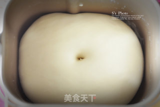 来点料更美味--杏仁酱面包卷的做法步骤：4