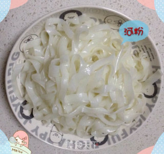 干炒牛河的做法步骤：1