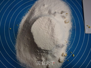 依然学烘焙--酸酸甜甜草莓派的做法步骤：2