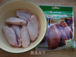 微波炉鸡翅的做法步骤：1