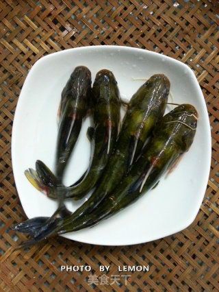 黄颡鱼炖豆腐的做法步骤：2