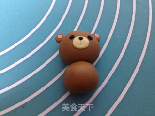 翻糖小熊纸杯蛋糕的做法步骤：3