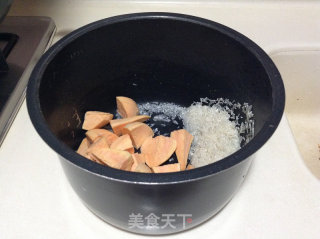 爱的味道----------番薯粥的做法步骤：3