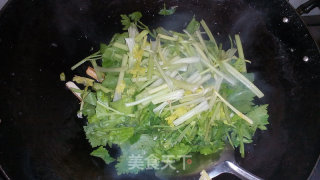 鸡蛋芹菜炒香干的做法步骤：6