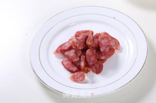 腊味煲仔饭的做法步骤：1