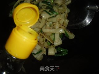 腊肉炒豆丝的做法步骤：7