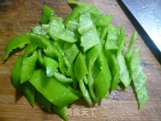 雪菜青椒炒香菇的做法步骤：3