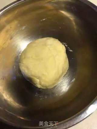 腊肠火腿肠披萨的做法步骤：1