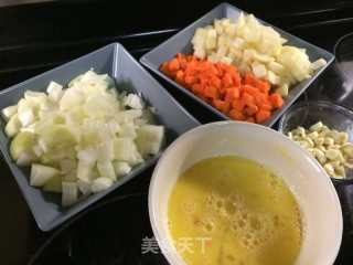 鸡蛋咖喱乌冬面的做法步骤：1