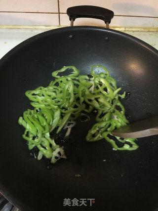 豉香尖椒荷包蛋的做法步骤：6