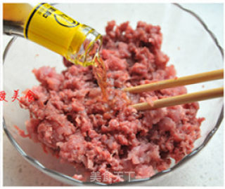 详解最好吃的外焦里嫩牛肉锅贴的做法步骤：2