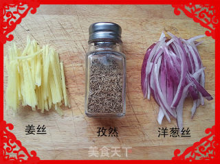 喜气洋洋——孜然烤羊排的做法步骤：3