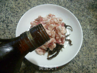黑木耳鸡蛋蒸五花肉的做法步骤：5